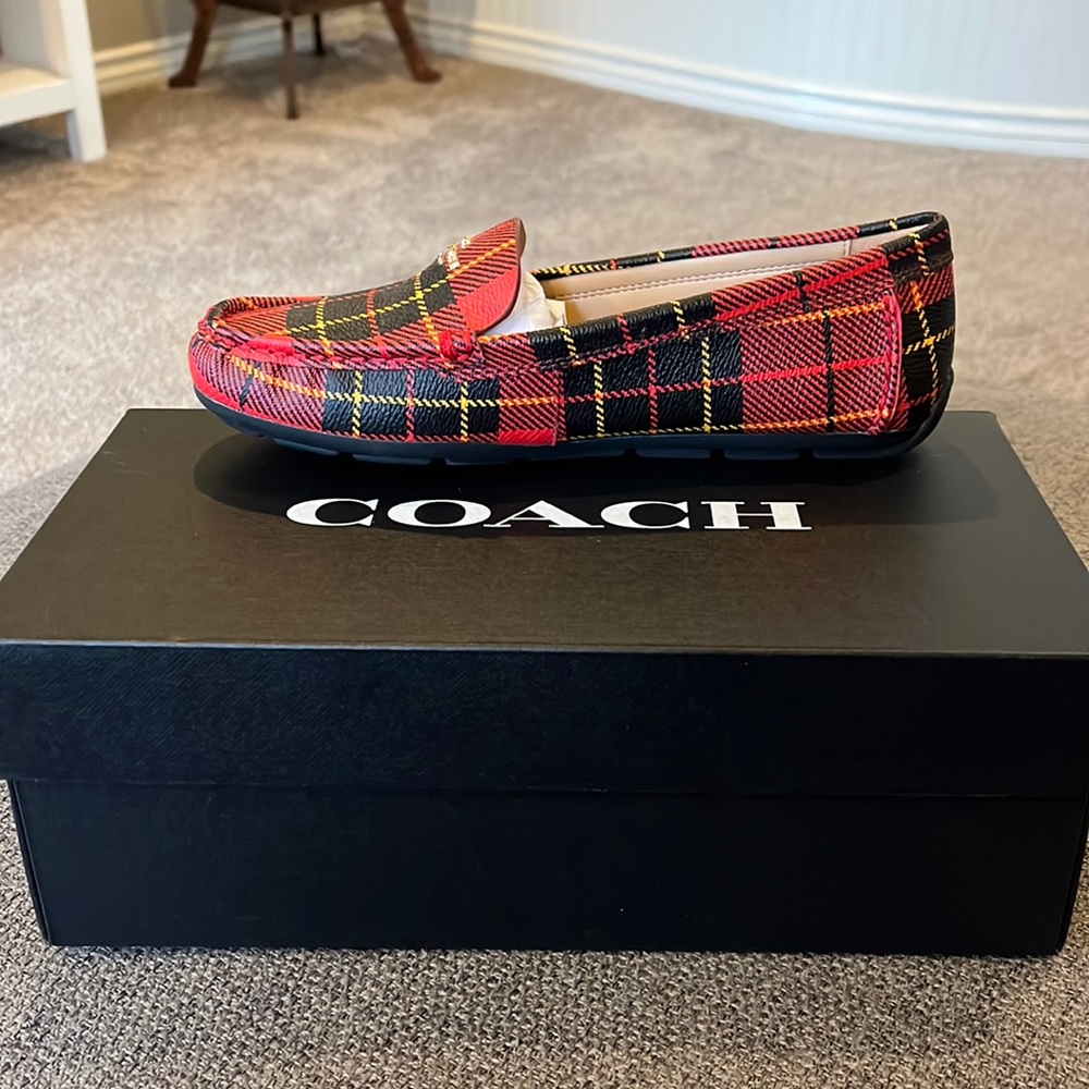 New with box coach lofers